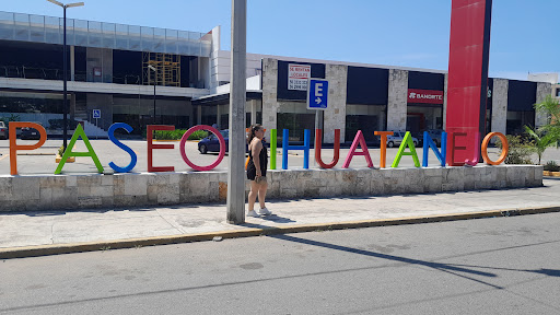 Plaza Paseo Zihuatanejo - Thumbnail