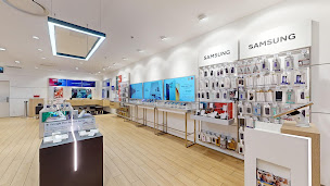 Photo n°4 de Boutique SFR Drancy à Drancy (Opérateur téléphonique)