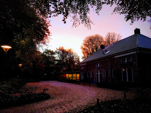 De Fundatie, huisartsenpraktijk en apotheek - Thumbnail