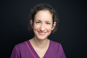 Photo n°1 de Cabinet dentaire du Docteur Laure Vaucher - dentiste au Chesnay (78) à Le Chesnay-Rocquencourt (Parodontiste spécialiste des implants dentaires)