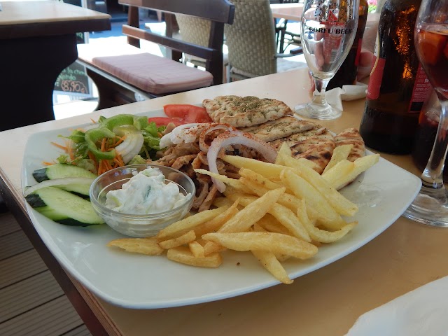 roxannes bar restaurant