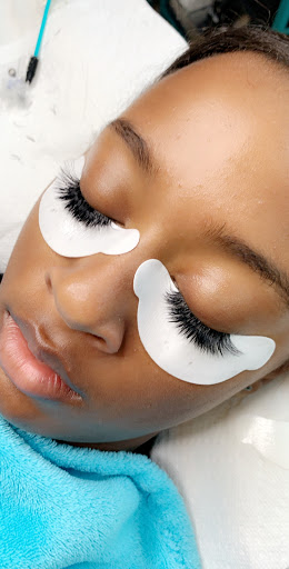 B'Lashed, LLC - Visual