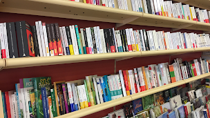 Photo n°3 de Aux mille et une feuilles -SNC VI-TA-VIE Tabac Presse FDJ Librairie Papeterie à Coulonges-sur-l'Autize (Librairie)