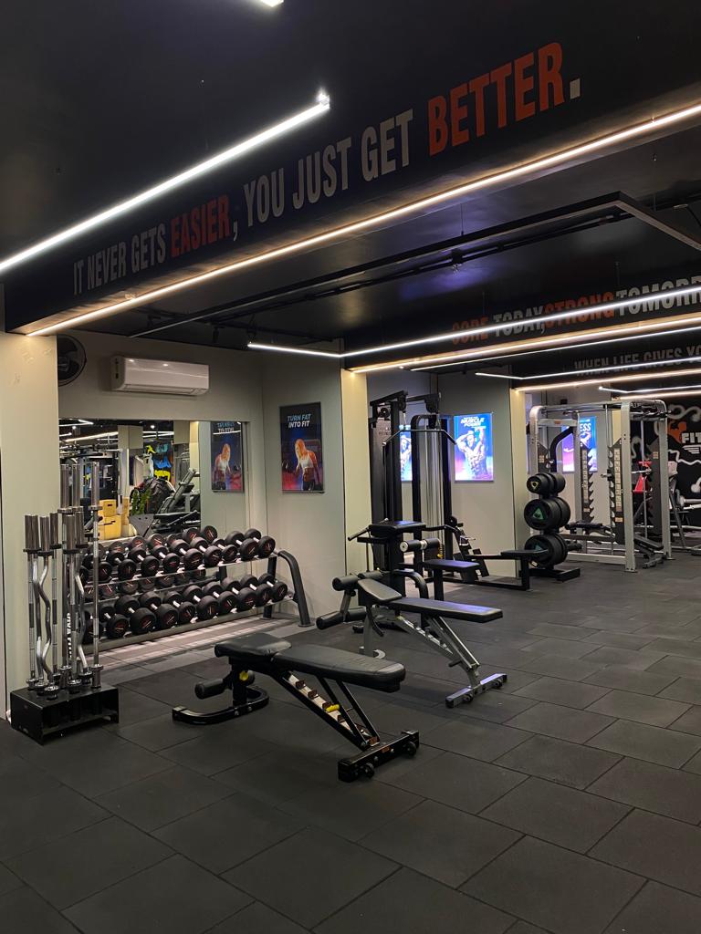 Pro Fitness Gym Best Gym In Vapi Unisex Gym In Vapi Fitnees Center In Vapi