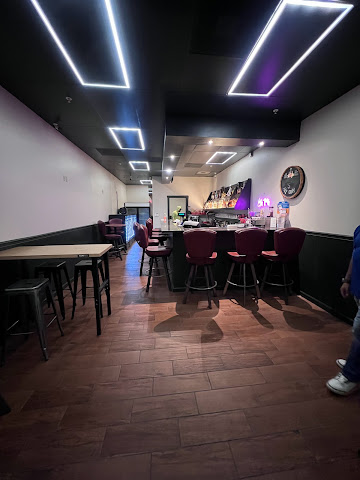 Hillsboros Best Pub by null