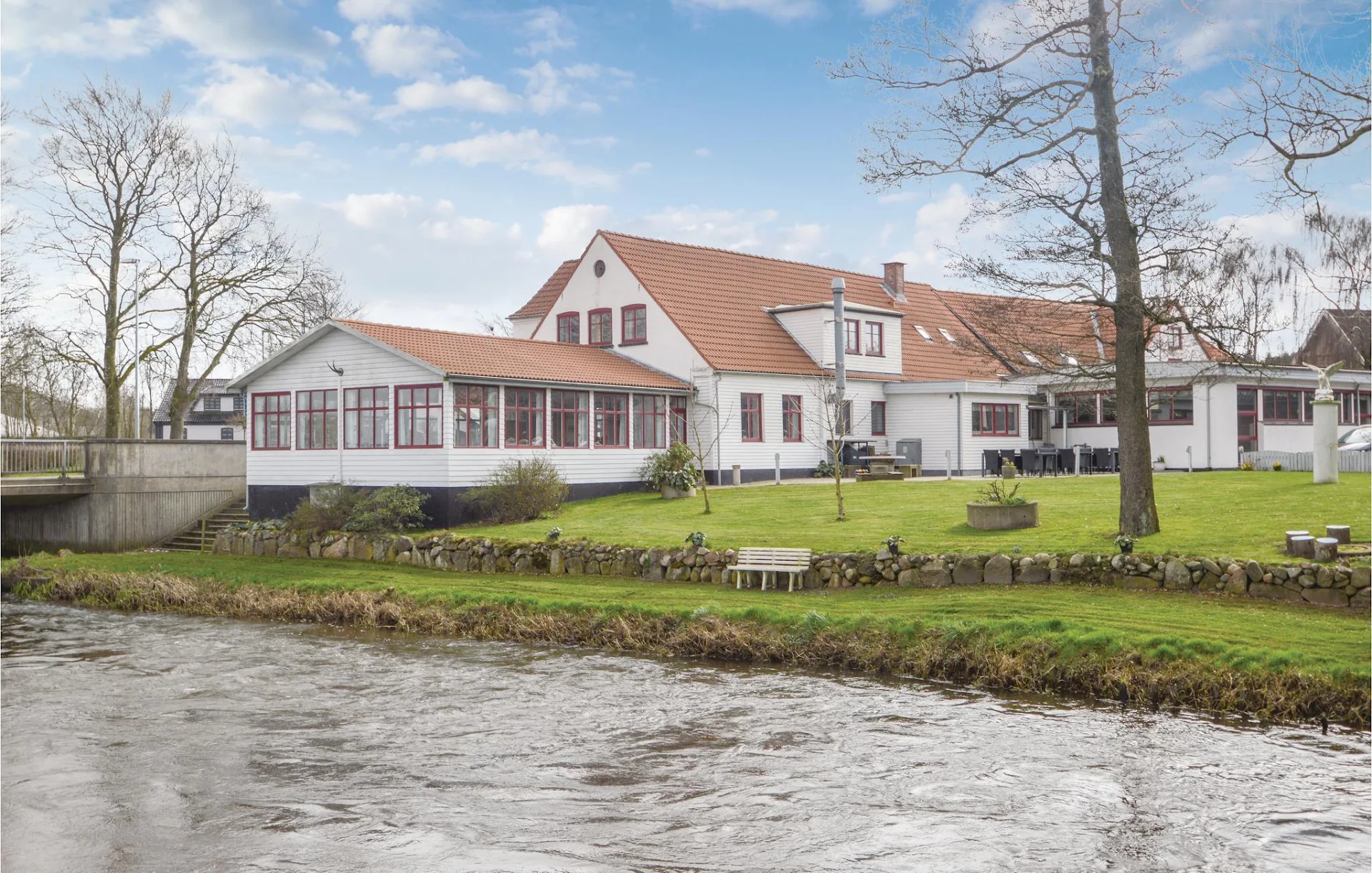Foldingbro kro / Sommerhus