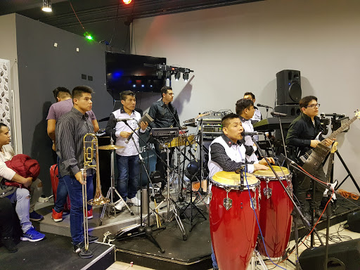 Mas Que Nada - Visual