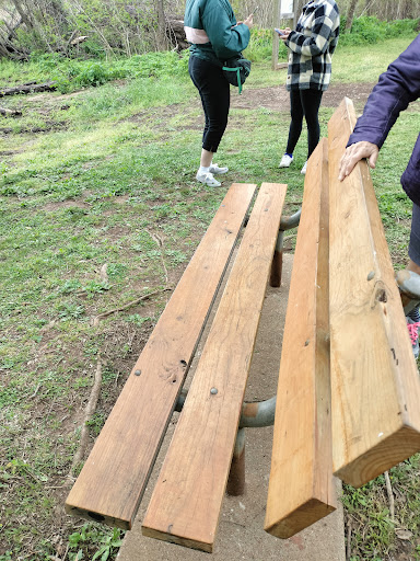 A wooden bench - Thumbnail