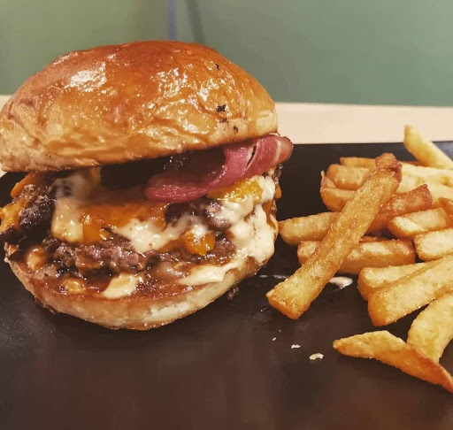Photo 6 - Papi Henri Burger