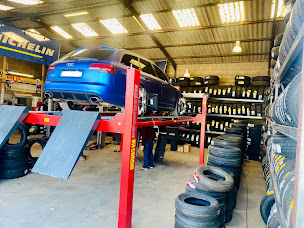 Photo n°18 de Help Services à Saint-Georges-sur-Eure (Garage automobile)