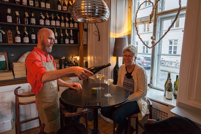 Ved Stranden 10 Vinhandel og Bar