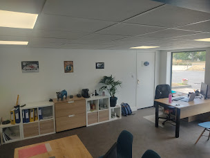 Photo n°24 de MA PROCHAINE VOITURE à Civrieux-d'Azergues (Service de location de scooters)