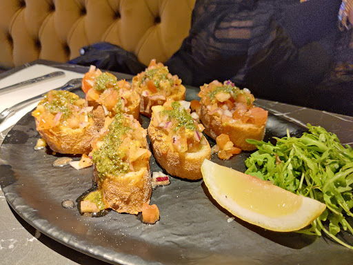 Mayhill's - Visual