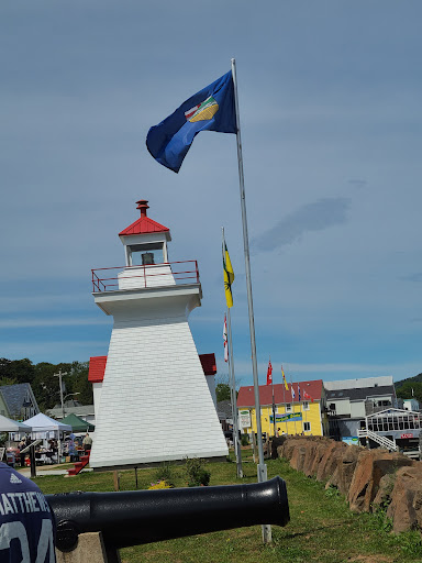 Digby Pier Lighthouse - Thumbnail