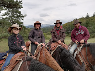 Photo n°3 de Chevauchée del Bronco : Balades et randonnées à cheval Saint Agnan en Vercors Drôme à Saint-Agnan-en-Vercors (Centre de randonnée équestre)