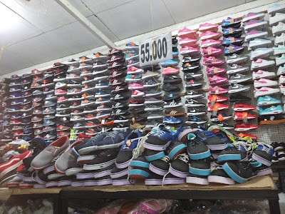 Shoe Store