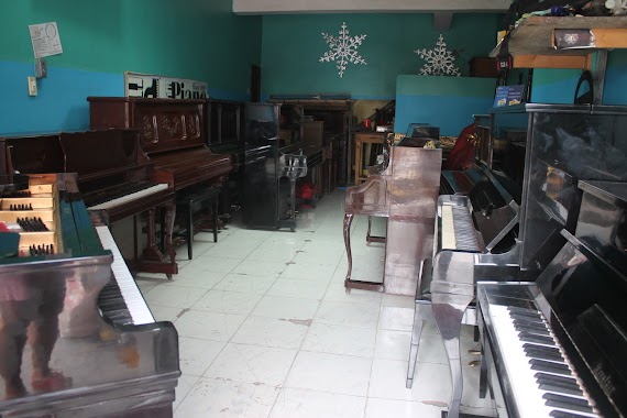 Ed Tambaoan Piano Repair Shop, Author: Ed Tambaoan Piano Repair Shop