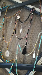 Photo n°9 de LM Coiffer - Coiffeur - Salon de coiffure -Produits naturels à Oraison (Salon de coiffure)