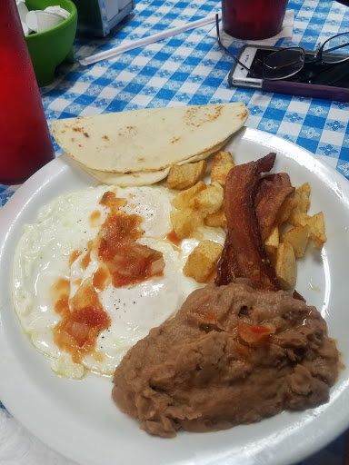 Lupe's Cafe - Visual