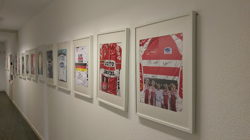 Kom * Sports - Thumbnail