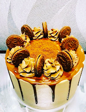 Lotus Biscoff Drip Cake