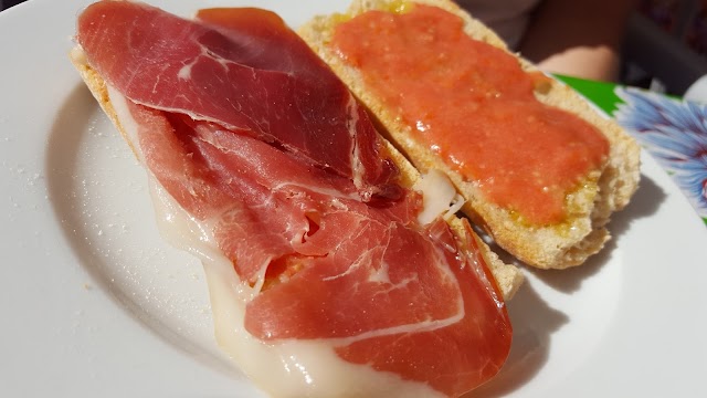 La Buga del Lobo Restaurant