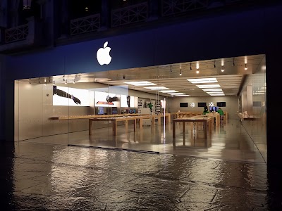 Photos of Apple The Forum Shops