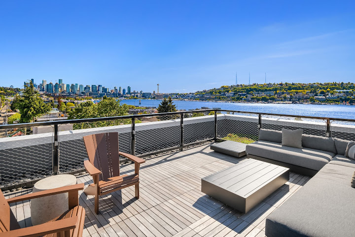 Liza Eastlake by null