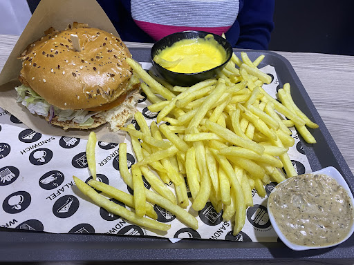 Photo 4 - Fast 'N' Burger