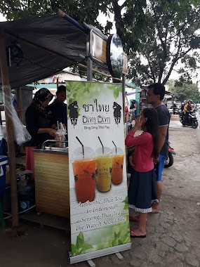 Ding Ding Thai Tea Ujung aspal, Author: Wiknyo Raharjo