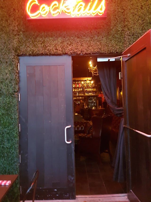 Apothecary 330 - A Cocktail Bar
