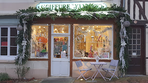 Photo n°25 de Salon Yanyve à Blangy-le-Château (Salon de coiffure)