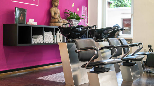 Silhouette Hair Design