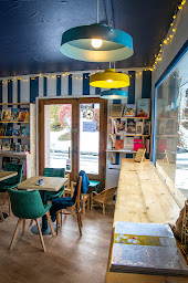Photo n°10 de Café & Librairie Bol d'Air à Les Contamines-Montjoie (Librairie)