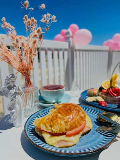 William and J Patisserie - Thumbnail