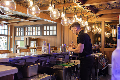 Alibi Lounge Hudson Logo