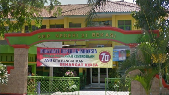 Junior High School 21, Bekasi, Author: Agus Nanto