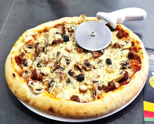 Photo 2 - yannospizza2