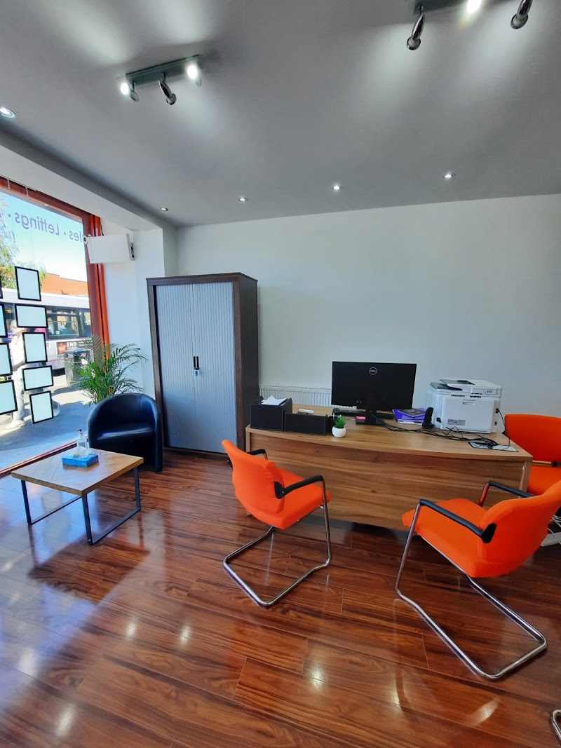 Pinnacle Estate Agents photo 3