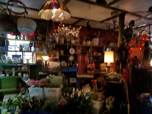 Decker's Flowers Gallery - United States