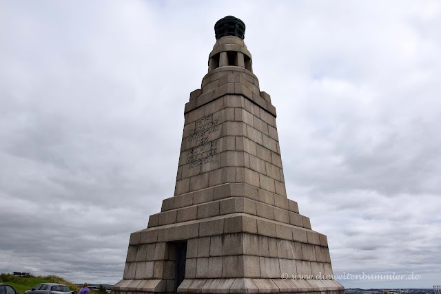 Dundee Law