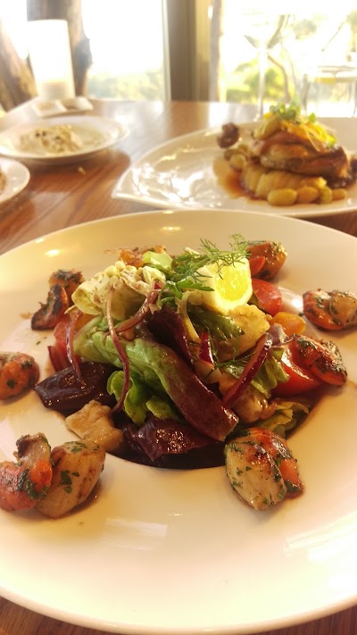 Photos of Chris's Beacon Point Restaurant & Villa Accommodation