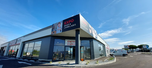 Photo de Salle d'exposition VST / Artipôle BAIN - CARRELAGE - ÉNERGIES à Échiré à Échiré (79410)