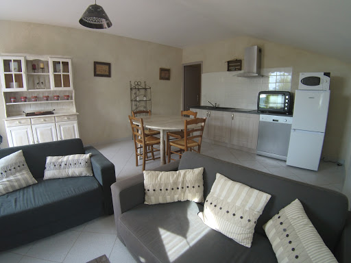 Photo de Bastide Saint Jacques: Gîtes avec piscine et spa dans la Drôme Provençales, randonnée aquatique, proche Nyons et Mont Ventoux à Vinsobres (26110)