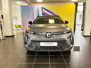 Photo n°17 de Renault Pau - edenauto à Pau (Borne de recharge de véhicules électriques)