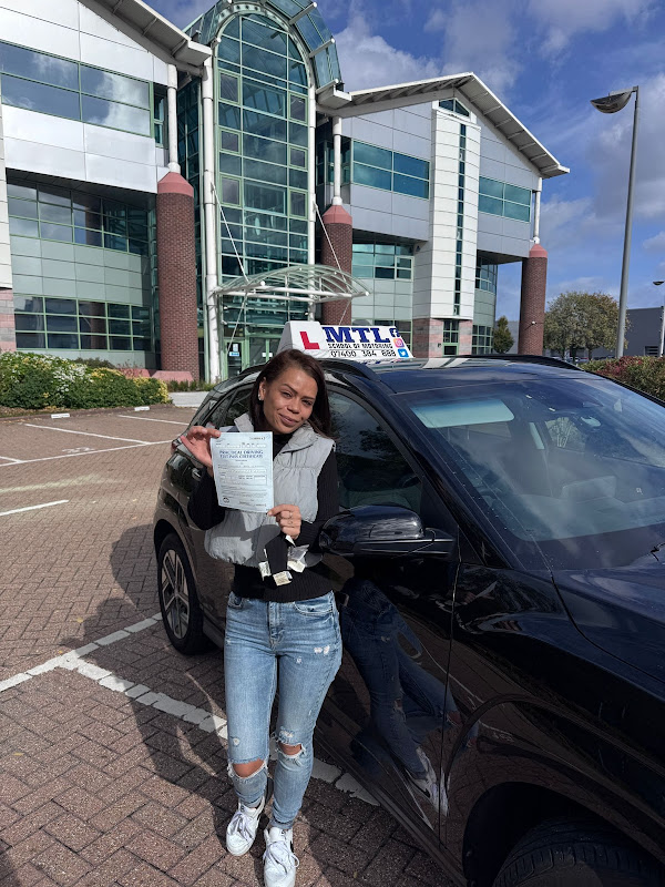 Automatic driving lessons reading photo 2