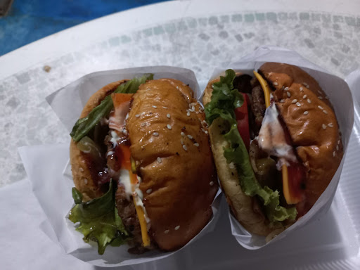 Chicharos Burguer