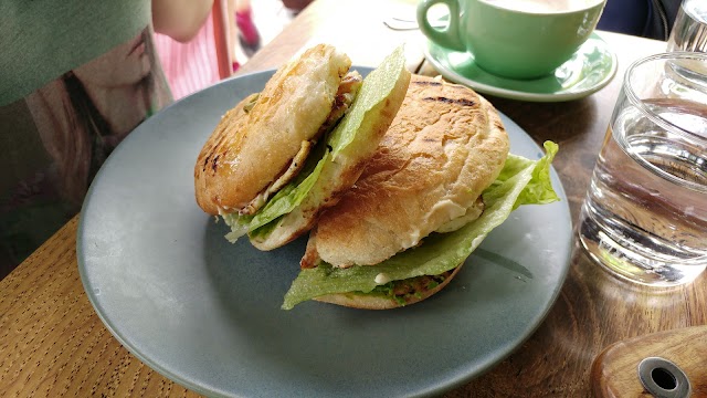 Cafe Oratnek