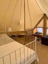 Photo n°46 de Les Fresses Glamping à Saint-Julien-la-Genête (Terrain de camping)