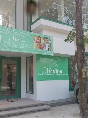 Medina Salon Muslimah Dan Kursus Tata Rias, Author: Srijaya Salim